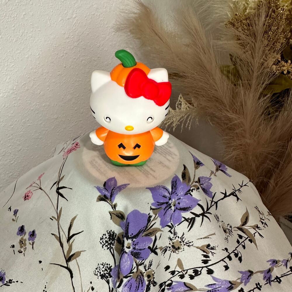 Sanrio Hello Kitty Halloween Pumpkin Figure